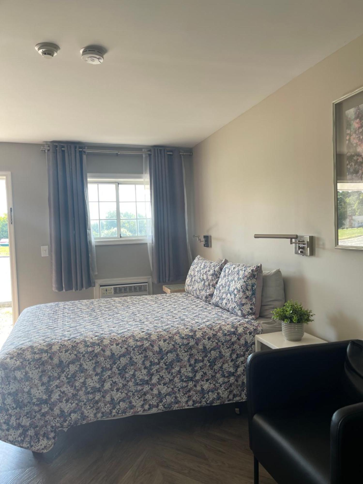 Hotel Lake Anna Glenora Dış mekan fotoğraf